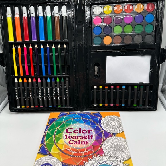 Color and crayons, coloring books - Picture 3 of 16